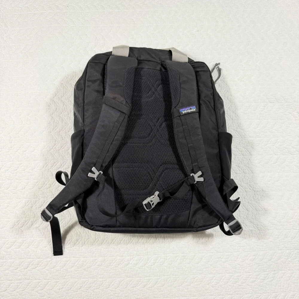 Patagonia Backpack Atom Tote Pack Unisex One Size Black Nylon Laptop Sleeve